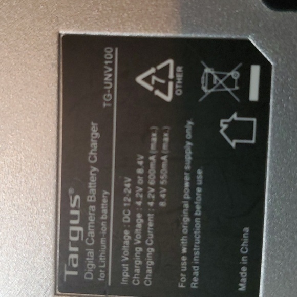 2/$8 📷 Targus Tg-unv100 camera battery charger - Picture 4 of 5